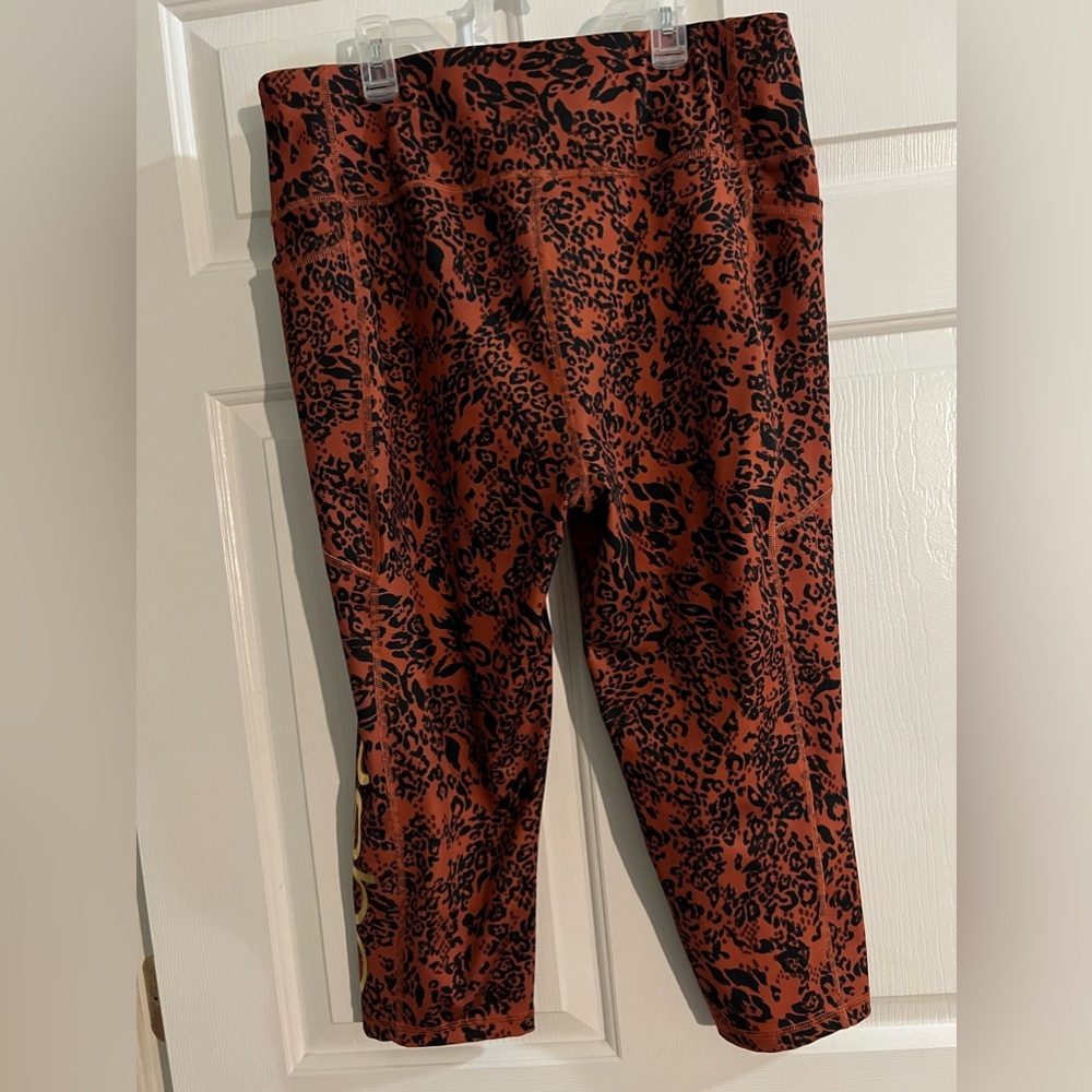 Burnt Orange Bebe Sport Capri 🔥 - Picture 5 of 9